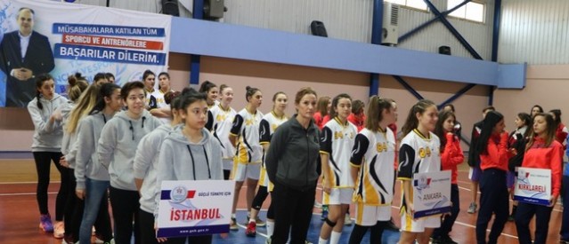 Basketbol Grup Maçları Başladı