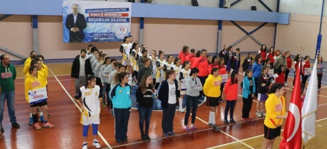 Basketbol Grup Maçları Başladı