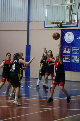Basketbol Grup Maçları Başladı
