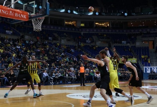 ﻿Fenerbahçe Doğuş-Sakarya Büyükşehir Basket: 89-75