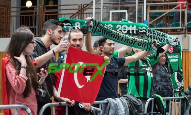 Dev Adamları Almanya'da yalnız bırakmadılar