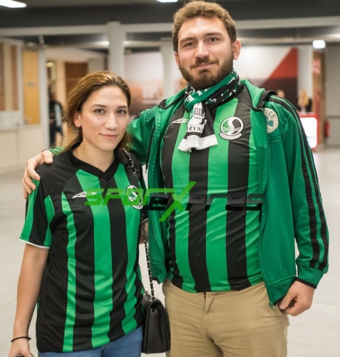 Dev Adamları Almanya'da yalnız bırakmadılar