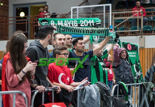 Dev Adamları Almanya'da yalnız bırakmadılar