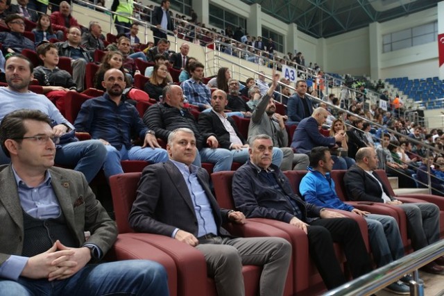 Sakarya Büyükşehir Basket, İstanbul'a boyun eğdi