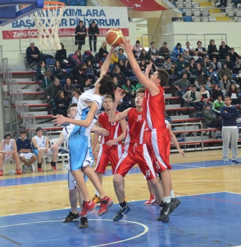 Basketbolda Şampiyonluk Heyecanı Yaşandı