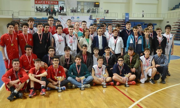 Basketbolda Şampiyonluk Heyecanı Yaşandı