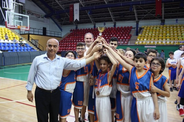 U11'DE ŞAMPİYON SAKARYA YILDIZLAR