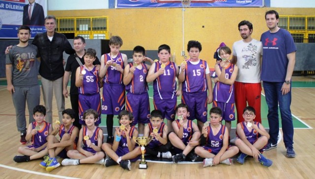 U11'DE ŞAMPİYON SAKARYA YILDIZLAR
