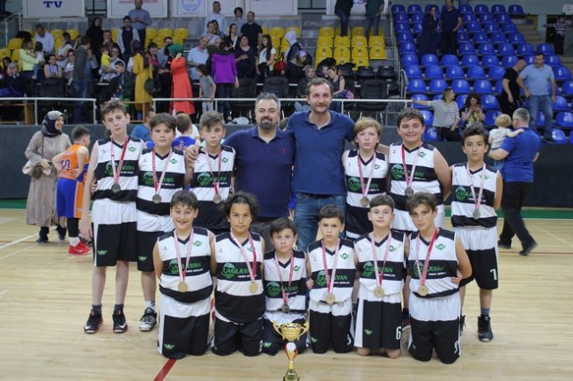 U11'DE ŞAMPİYON SAKARYA YILDIZLAR