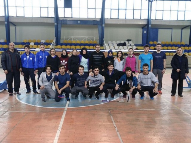 Badmintonda madalya sevinci