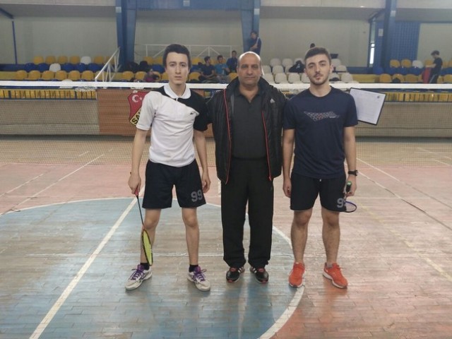 Badmintonda madalya sevinci