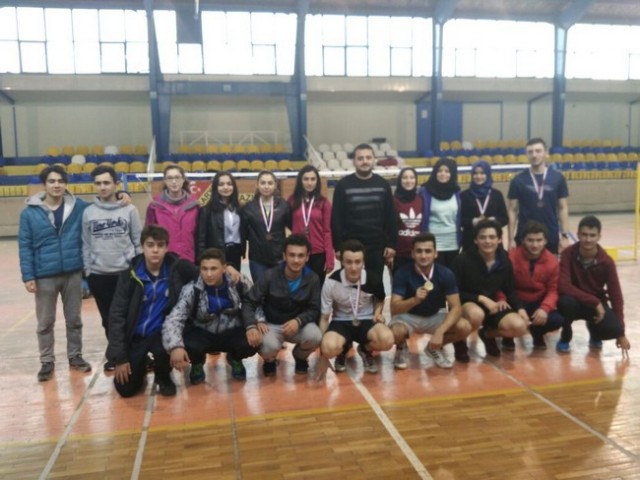 Badmintonda madalya sevinci