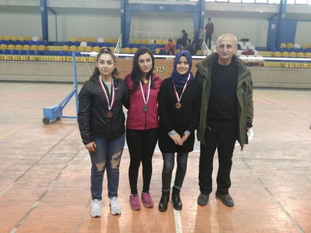Badmintonda madalya sevinci