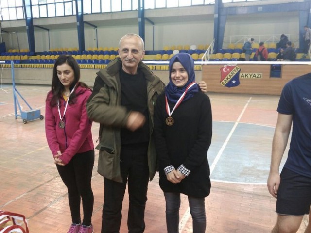 Badmintonda madalya sevinci