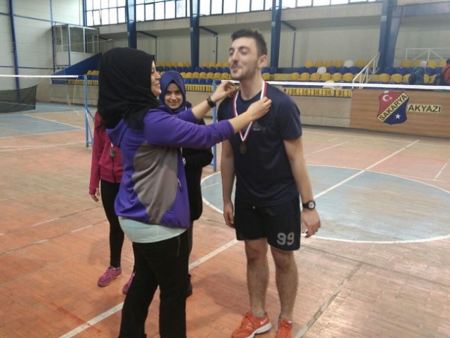 Badmintonda madalya sevinci