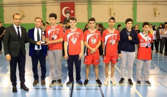 Badminton il birinciliği Sapanca’da yapıldı
