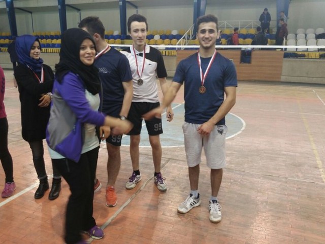 Badmintonda madalya sevinci