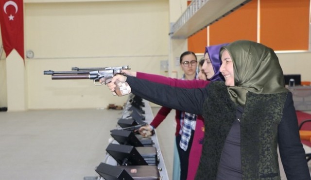 Bayanlardan tam isabet