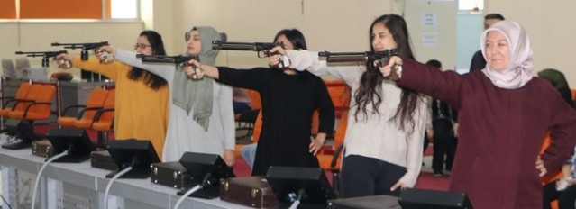 Bayanlardan tam isabet