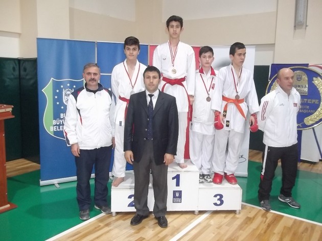 Geyveli Karatecilerden çifte başarı