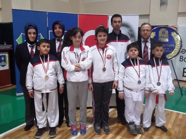 Geyveli Karatecilerden çifte başarı