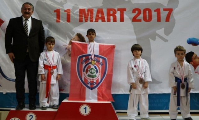 Çanakkale Şehitlerini Anma Karate Turnuvası sona erdi