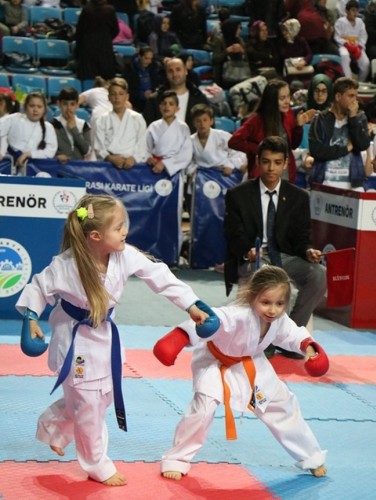Çanakkale Şehitlerini Anma Karate Turnuvası sona erdi