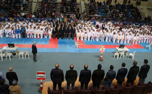 Çanakkale Şehitlerini Anma Karate Turnuvası sona erdi
