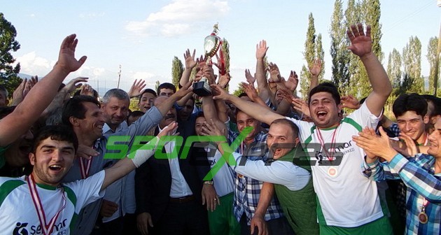 Cihadiyespor şampiyonluğu kutladı