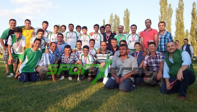Cihadiyespor şampiyonluğu kutladı