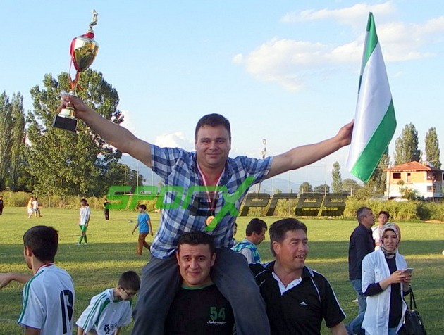 Cihadiyespor şampiyonluğu kutladı