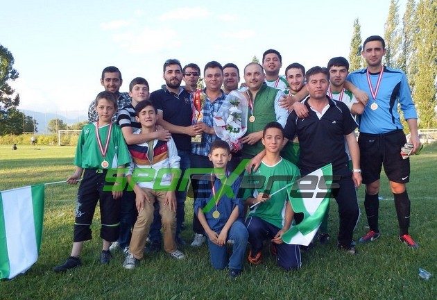 Cihadiyespor şampiyonluğu kutladı