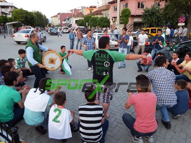 Cihadiyespor şampiyonluğu kutladı