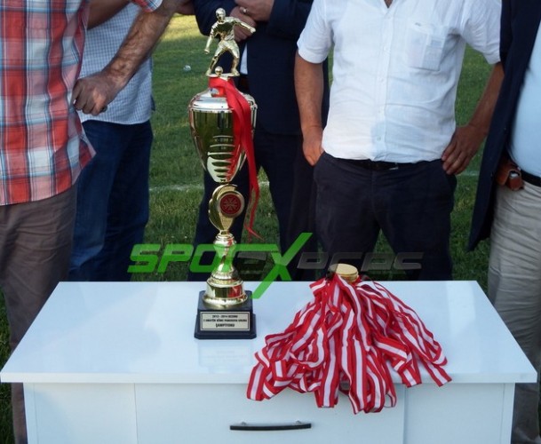 Cihadiyespor şampiyonluğu kutladı