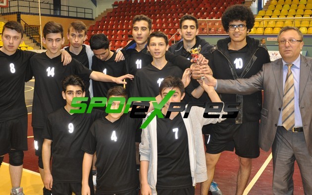 Lisesle Voleybol da Tansu Çiller Şampiyon