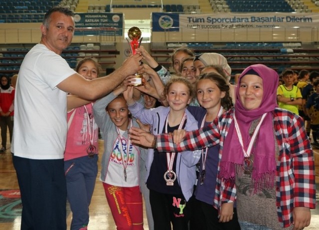 Geleneksel Çocuk Oyunları Şenlikleri sona erdi.