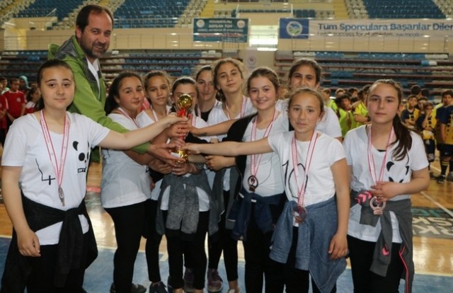 Geleneksel Çocuk Oyunları Şenlikleri sona erdi.