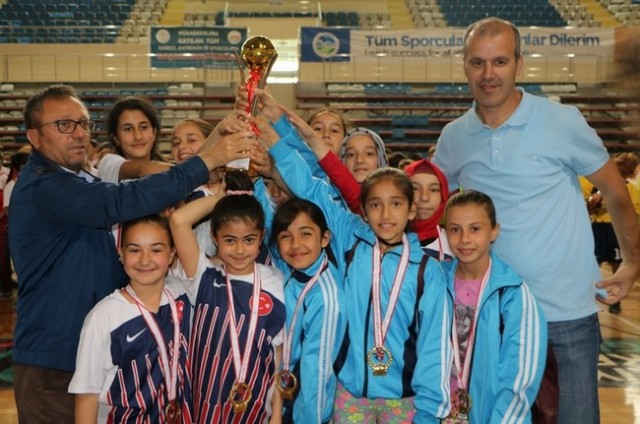 Geleneksel Çocuk Oyunları Şenlikleri sona erdi.