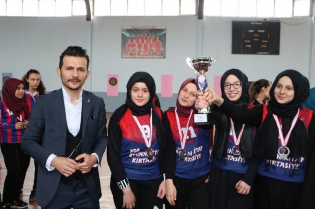 Yıldızlarda Hedef Şaşmadı