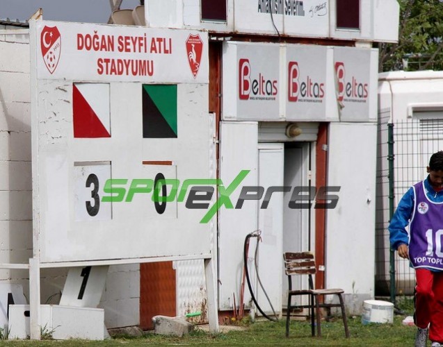 Denizli B.Ş Belediyespor-Sakaryaspor:3-0