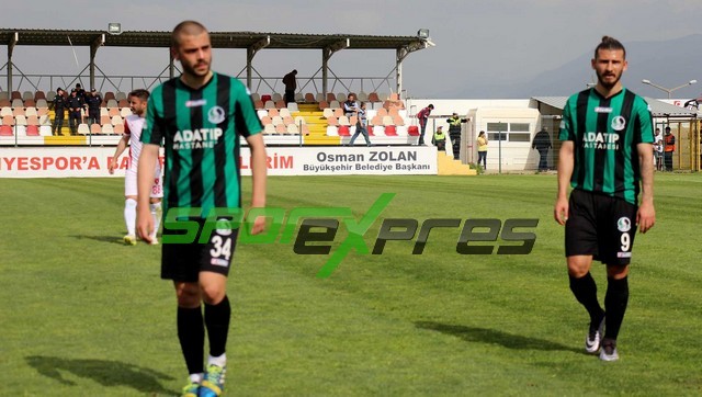 Denizli B.Ş Belediyespor-Sakaryaspor:3-0