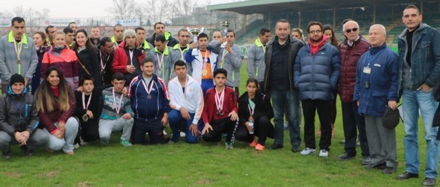 Engelleri aştılar