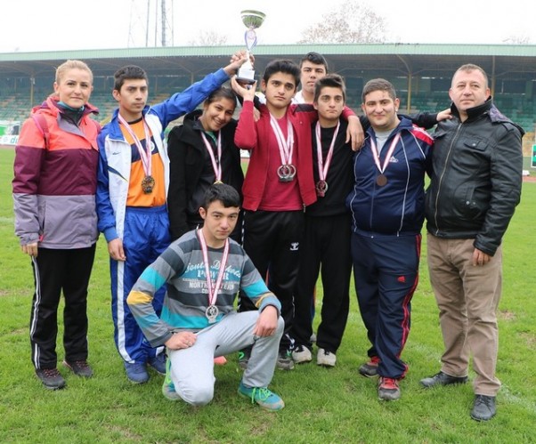Engelleri aştılar