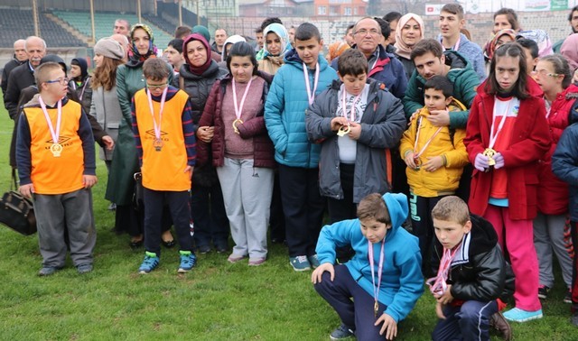 Engelleri aştılar