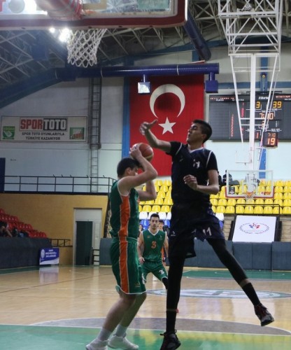 Genç Erkeklerde Doğa Koleji Şampiyon