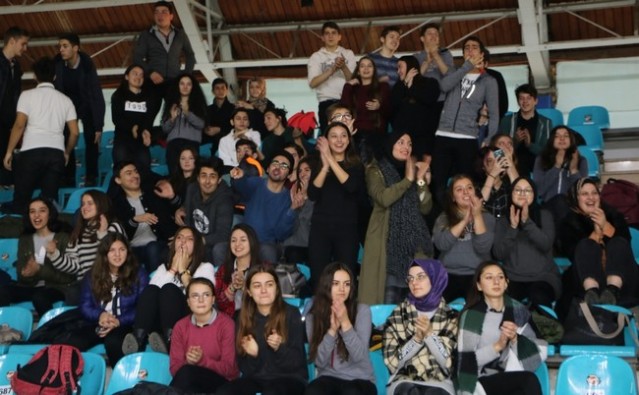 Genç Erkeklerde Doğa Koleji Şampiyon
