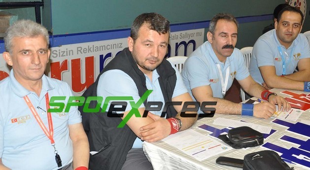 Yıldız Güreşçiler mindere çıktı