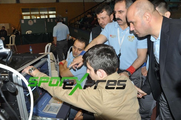 Yıldız Güreşçiler mindere çıktı