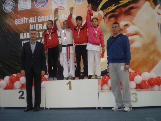Anlamlı bu günde Geyve ilçesinden 22 madalya