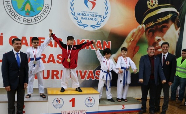 Karateciler Gaffar Okkan Turnuvası'nda buluştu